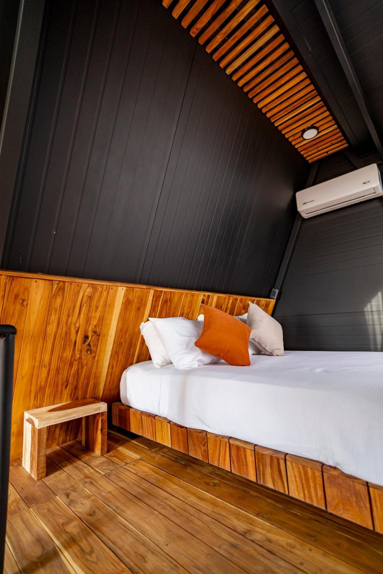 Hotel Coyote Alcocer المظهر الخارجي الصورة